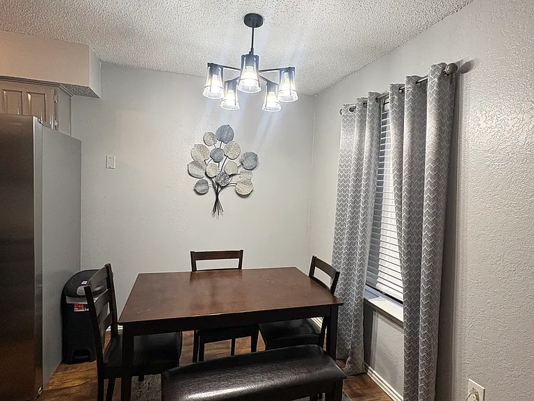 3845 Evergreen St — Photo 4