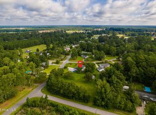 203 Queens Rd, Hubert, NC 28539