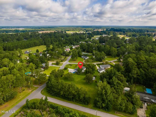 203 Queens Road, Hubert, NC 28539