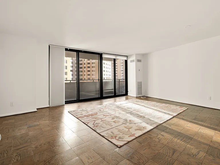 4620 N Park Ave #810E — Photo 2