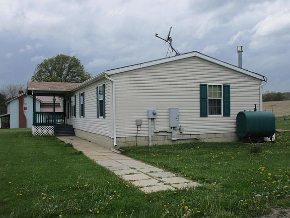 3rd image of 915 Highland Park Rd