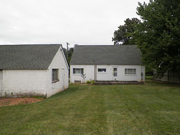 2nd image of 714 N Broad St
