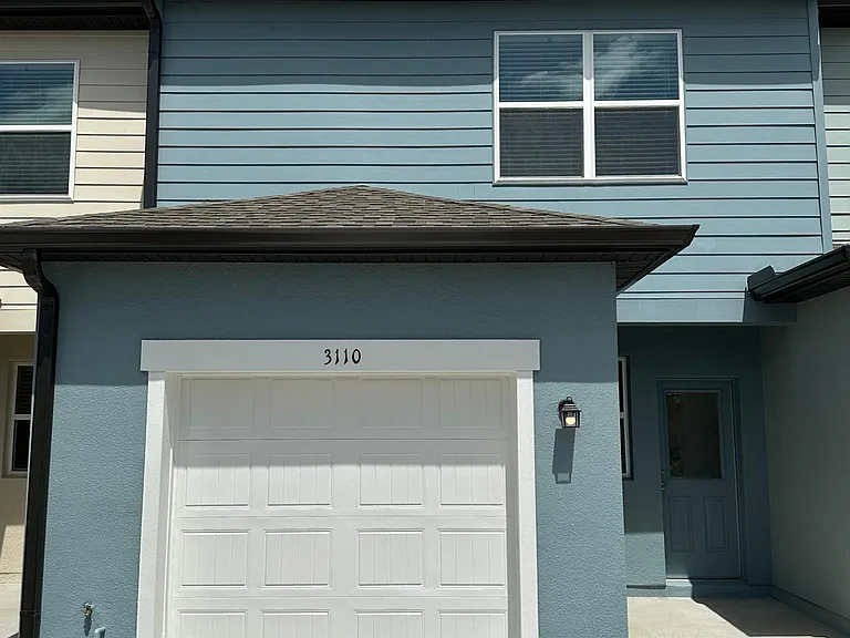 3110 Merton Aly — Photo 1