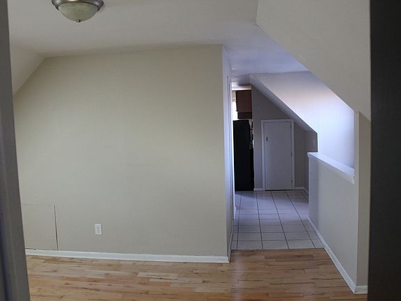 5th image of 1051 Hunter Ave APT 5