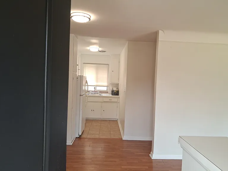 1830 N Main St #4 — Photo 11