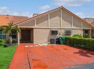 19521 Cypress Ct E, Hialeah, FL 33015