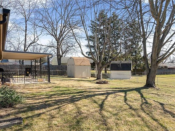 4th image of 1156 Londonderry Dr
