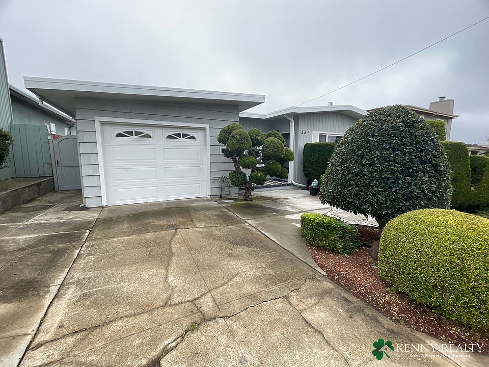 1st image of 256 Oakcrest Ave