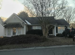 1804 Oakhurst Park Ln, Kernersville, NC 27284