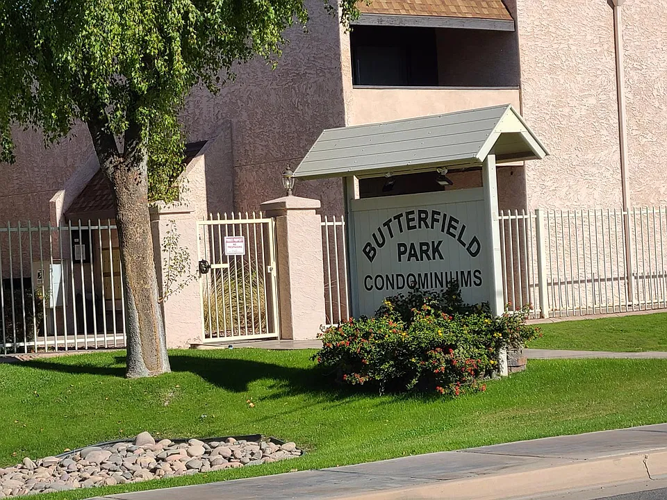 Entrance to subdivisions