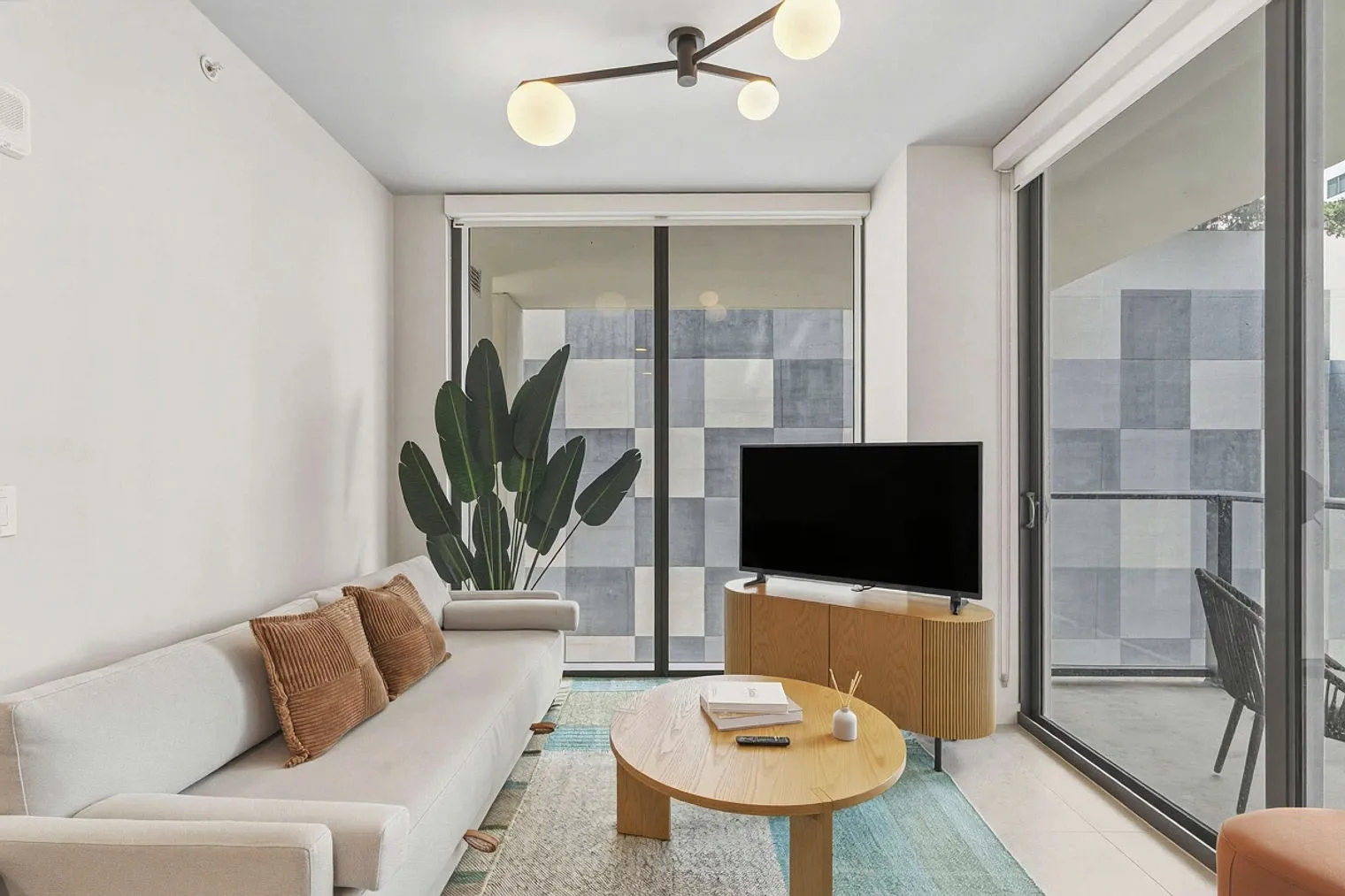 2 bed, 2.0 bath, 818 sqft, $3,582 — Photo 1