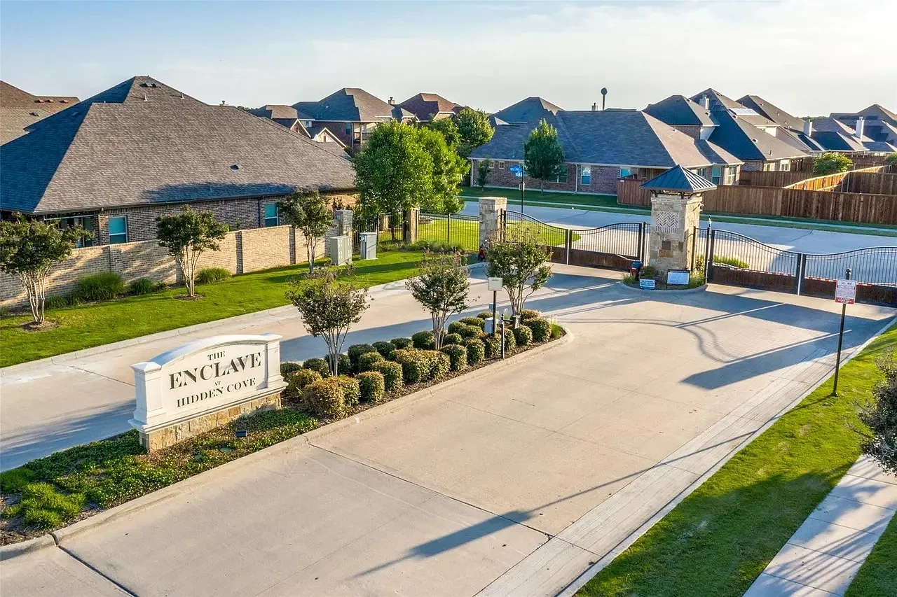 4 bed, 3.5 bath, 2704 sqft, $2,998 — Photo 3
