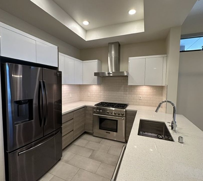 1st image of 536 S El Molino Ave
