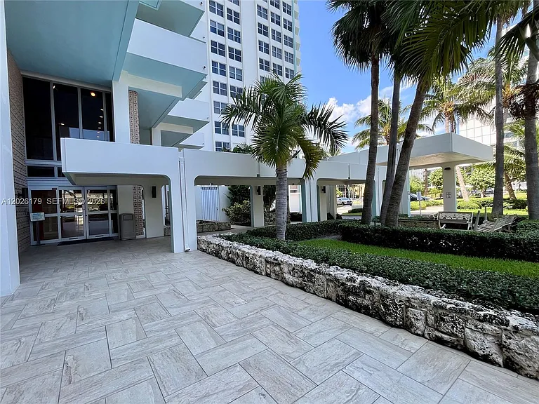 2899 Collins Ave #1433 — Photo 24
