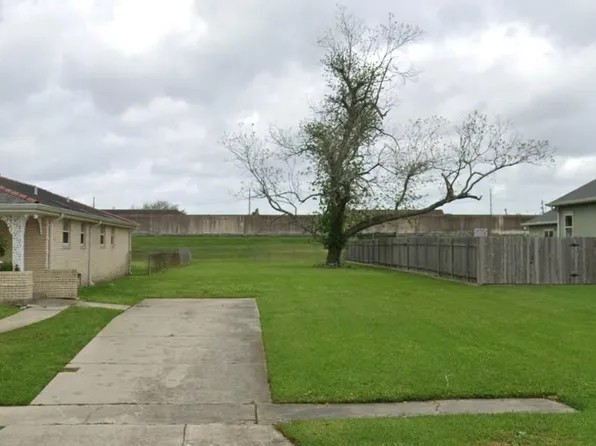 6404 Bellaire Dr, New Orleans, LA 70124