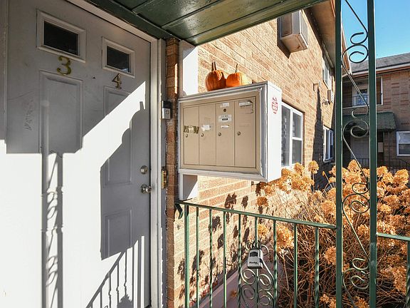 2nd image of 5800 Broadway APT 3