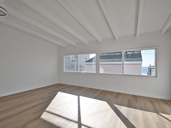 5th image of 918 Ocean Dr #117