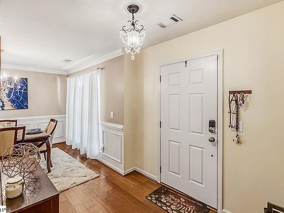 3rd image of 200 Ridgebrook Way