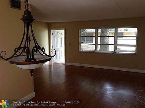 2nd image of 414 SE 14th St APT 2