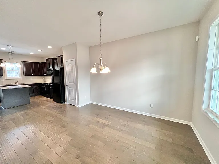 74 Griffith Pl — Photo 5
