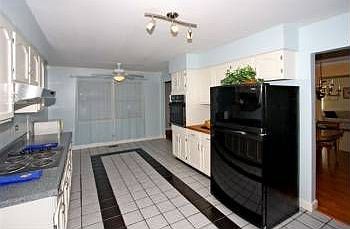 5th image of 821 Parker Dr