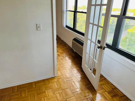 5th image of 2348 Linwood Ave APT 7M