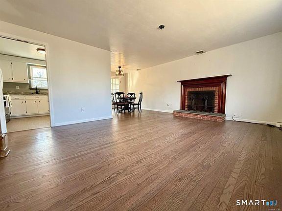 4th image of 77 Valley View Rd
