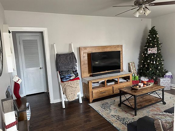 3rd image of 1113 Bennighof Ave