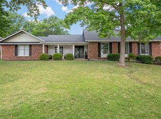 419 Briarwyck Dr, Ballwin, MO 63011