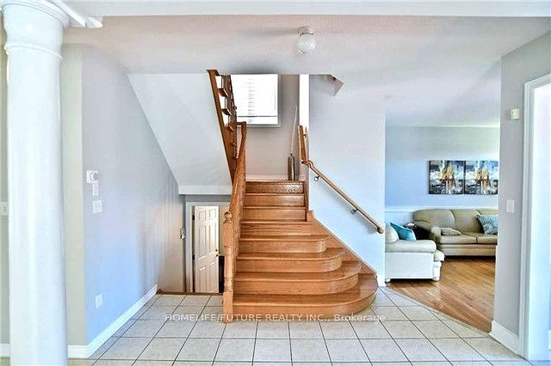 Toronto House for rent - 4 Bedrooms — photo 6