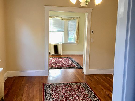 5th image of 327 Cypress St #1