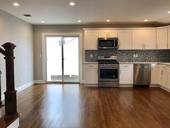 4th image of 224 Ocean Ave