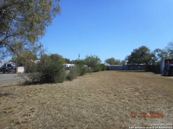 1214 Magnolia LOT 16, Jourdanton, TX 78026