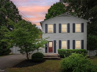 139 Solon Rd, Chagrin Falls, OH 44022