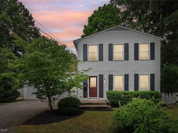 139 Solon Rd, Chagrin Falls, OH 44022