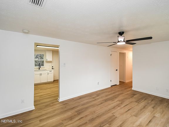 5th image of 324 AURIGA Drive