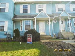 618 Woodgate Ln, Upper Chichester, PA 19014