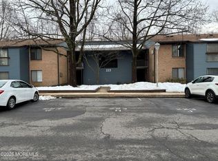 223 Medford Ct UNIT E, Manalapan, NJ