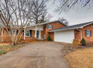425 S Saint James Blvd, Evansville, IN 47714