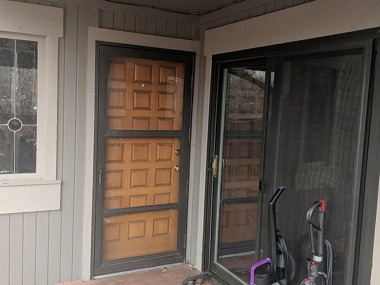 1181 S Yosemite Way — Photo 2
