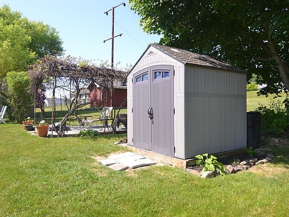 3rd image of 709 Odell Ave