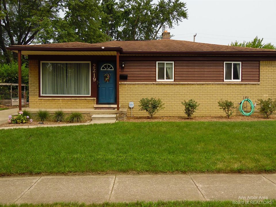 1st image of 2219 Shelly St