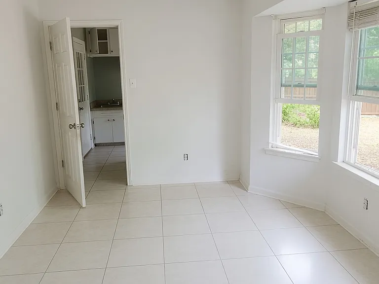 3533 Sheffield Dr — Photo 10