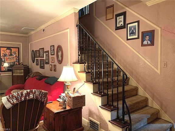 5th image of 742 Mayberry Ln