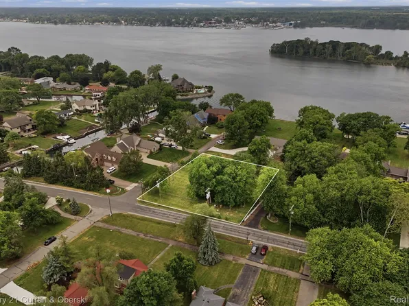 0 Southpointe Rd, Grosse Ile, MI 48138
