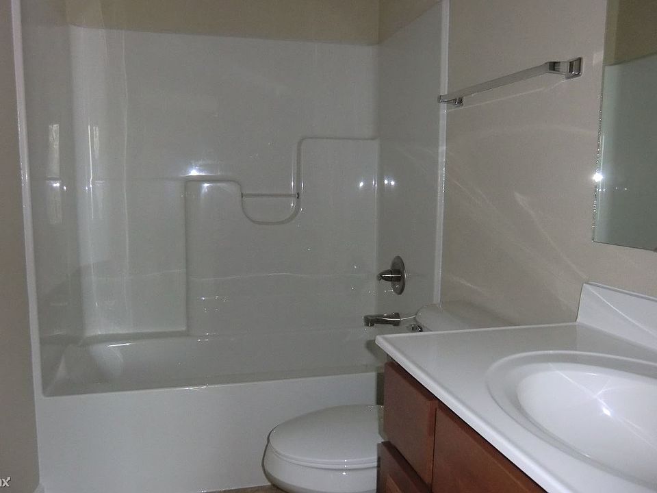 Sandridge Villa 243 Full Bath (2)