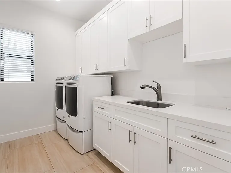 5017 Hesperia Ave — Photo 25