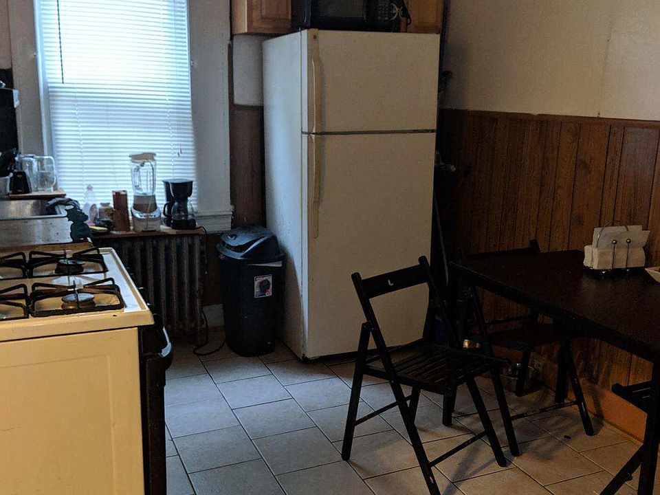 2nd image of 420 Bacheller Ave APT 1