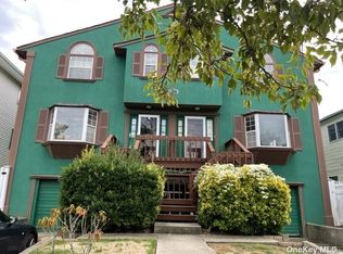 438 E Pine St, Long Beach, NY 11561