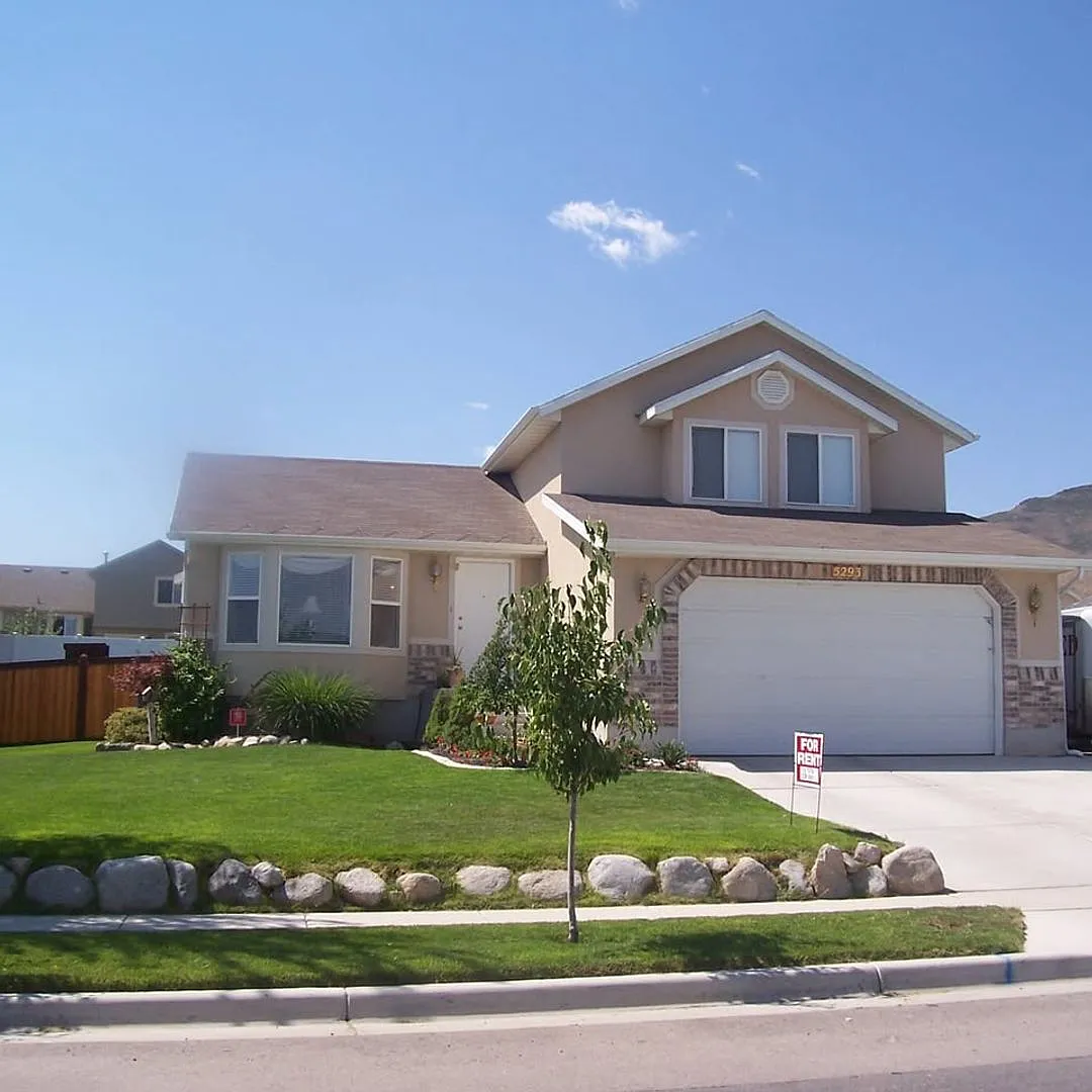 Riverton 4 Bedroom Home! — Photo 1